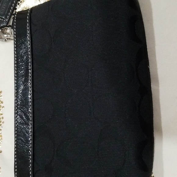 🎉HP🎉 NWOT COACH Monogram Wristlet Black and red inside One card slot - Picture 5 of 8